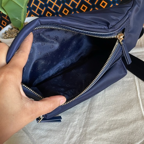 New✨ authentic tory burch nylon belt bag (navy) - Picture 6 of 13